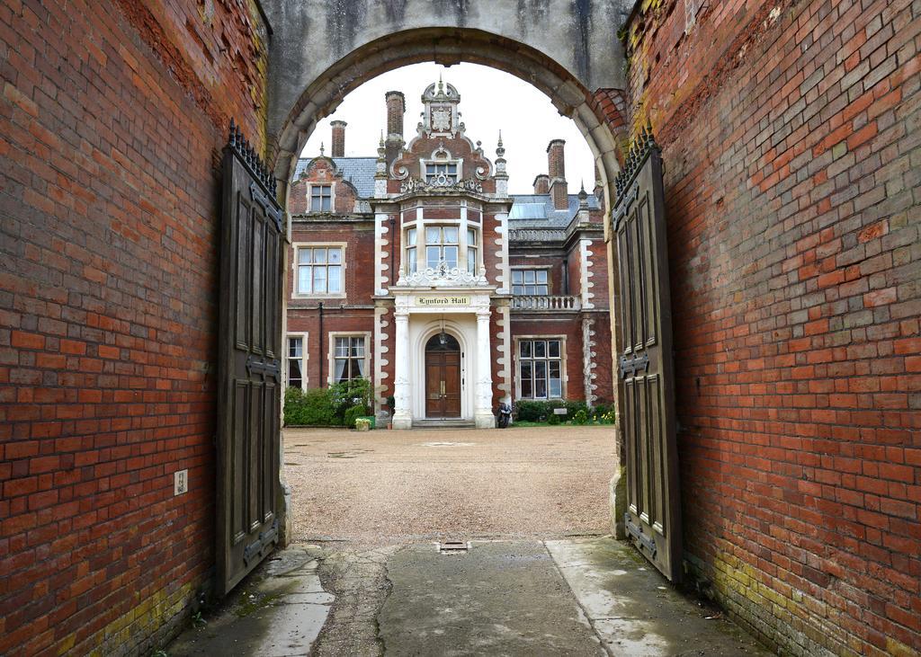 Lynford Hall Hotel Mundford Екстер'єр фото